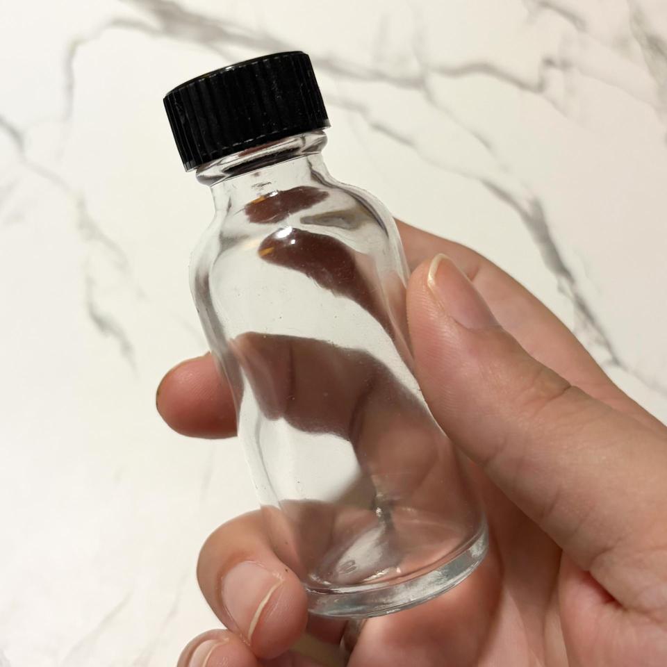CLEARANCE: 1oz Boston Round Clear Bottle 1 Count