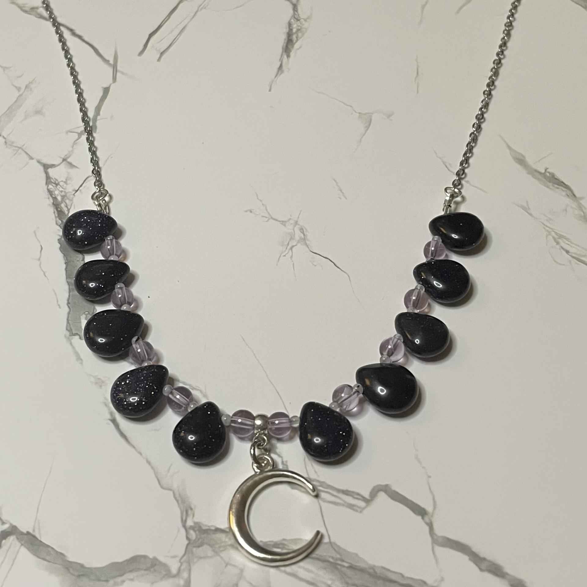 Nyx Teardrop Necklace 