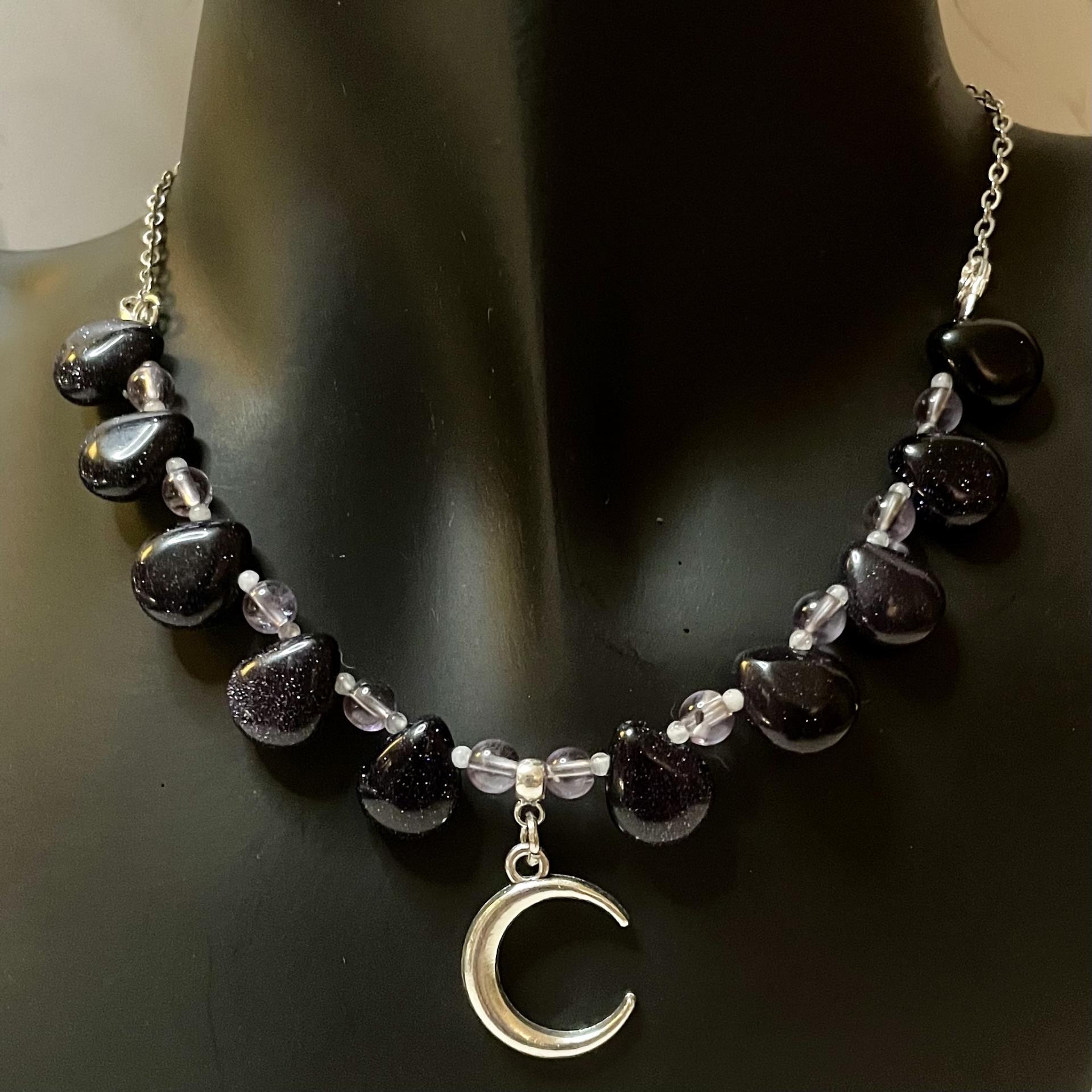 Nyx Teardrop Necklace 
