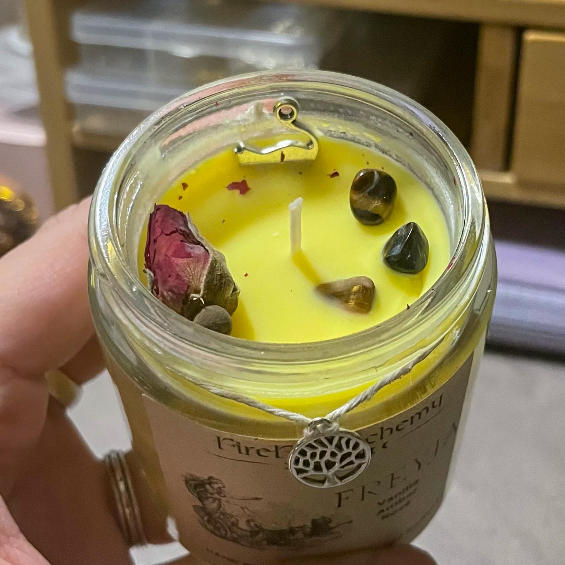 CLEARANCE: 4oz Freyja Candle (Discontinued Model)
