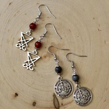 Angels and Infernals Simple Earrings 